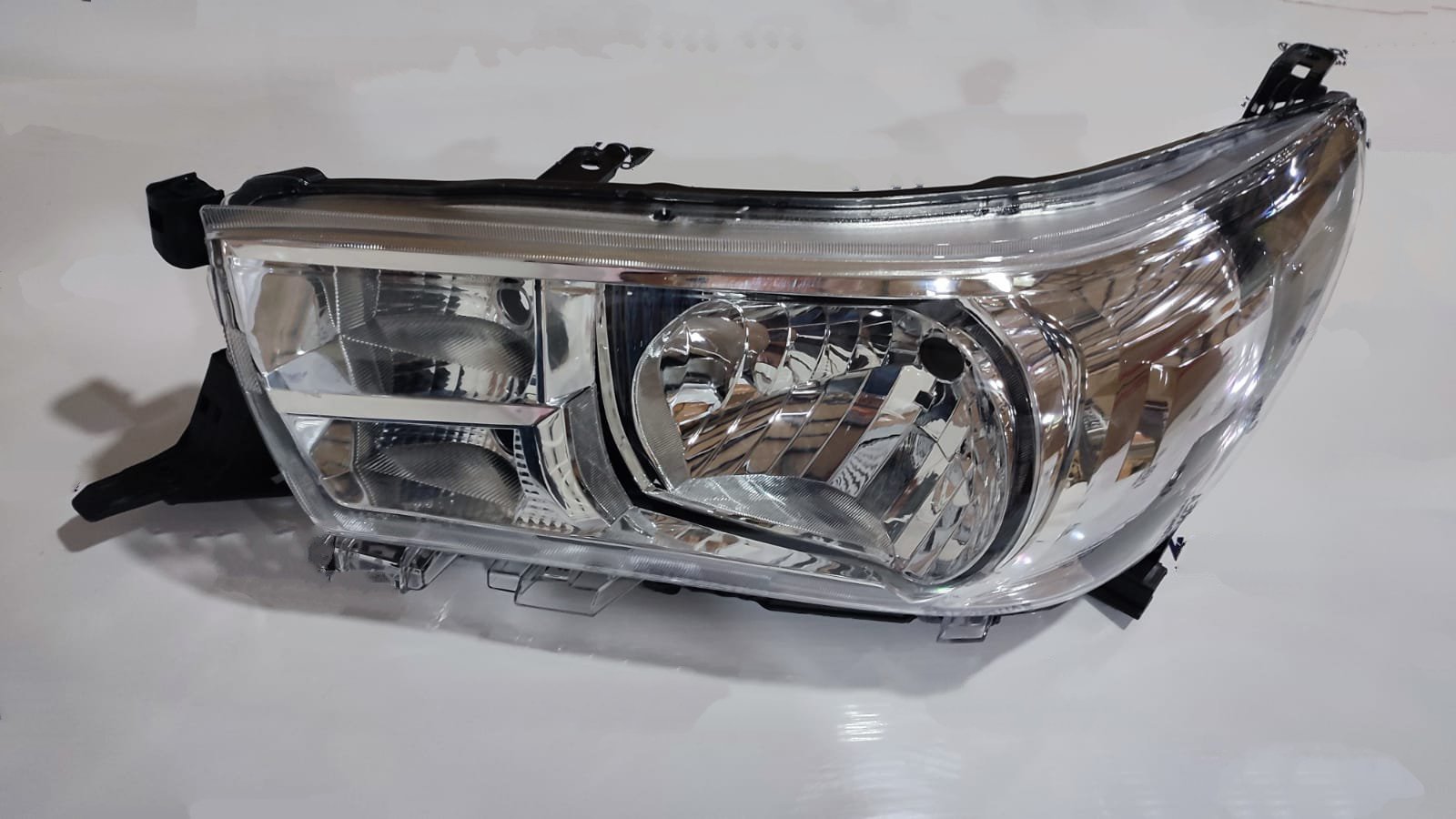 FAR (SOL)(LEDSİZ)(ELEKTRİKLİ) TOYOTA HILUX REVO 15-18